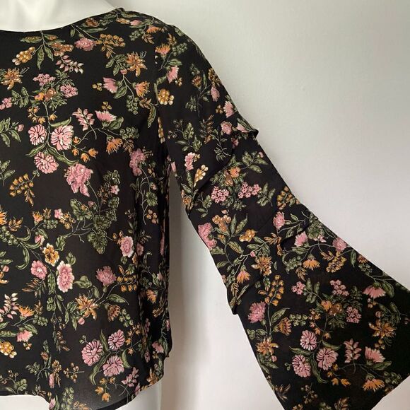 Lush Floral Ruffle Bell Sleeve Peasant Top - Picture 3 of 7